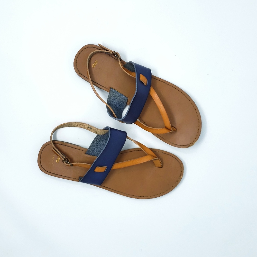 Gap leather flip flops